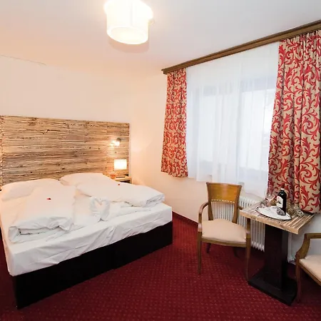 Hotel Panorama - Joker Card Included In Summer